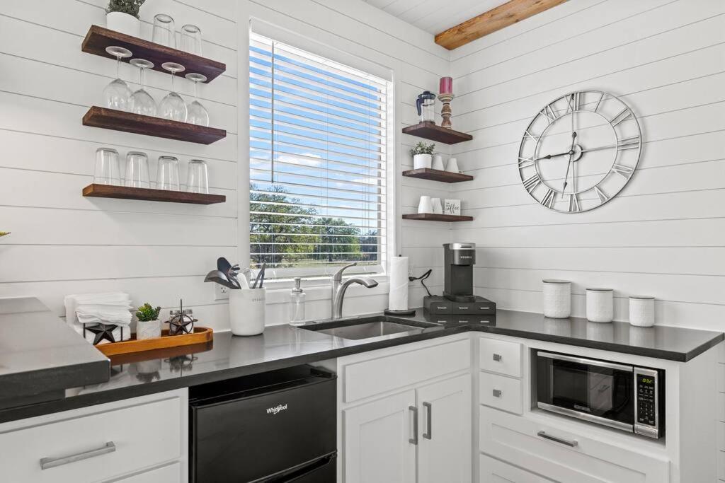 New! The Texas Longhorn-Luxury Container Home Fredericksburg Zewnętrze zdjęcie