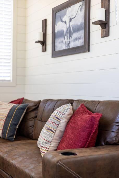 New! The Texas Longhorn-Luxury Container Home Fredericksburg Zewnętrze zdjęcie